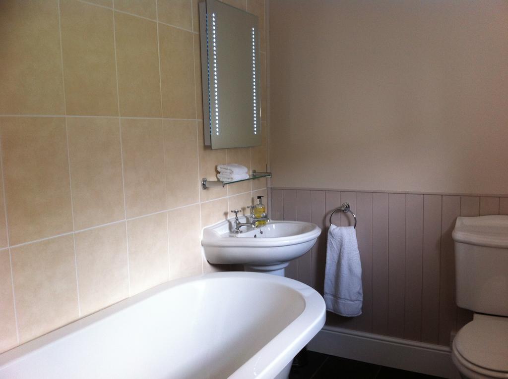 Burcott Mill Guesthouse Wells Exterior foto
